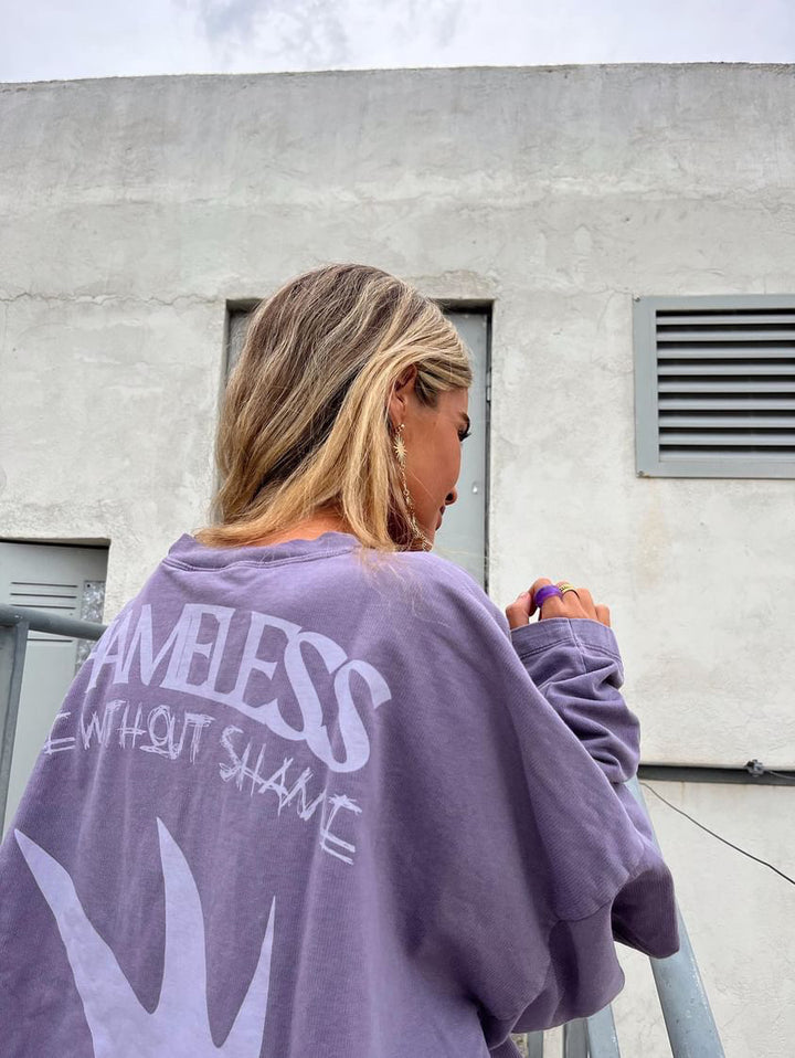 CREWNECKS & HOODIES